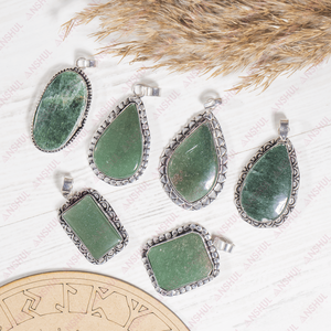 Pendentif ovale en aventurine verte naturelle, cabochon, cristaux de guérison de qualité supérieure pour la méditation, bijoux pour occasions spéciales, prix de gros. - Product Image 1