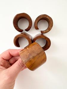 Anneaux de serviette en bois tissé rond naturel porte-anneau de serviette avec rotin pour la décoration de fête - Product Image 4