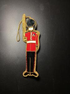 Adornos de Navidad bordados a mano en forma de taza con cuentas y lentejuelas Zardozi para colgar en el árbol de Navidad - Product Image 6