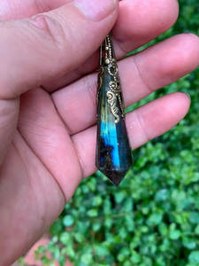 สร้อยคอจี้โอปอลเอธิโอเปียวินเทจสำหรับงานหมั้น งานแต่งงาน งานเลี้ยง ทำด้วยมือ ขนาด 25 ถึง 35 มม. รูปทรงดินสอ ฝังในตัวเรือนเงินสเตอร์ลิง - Product Image 2