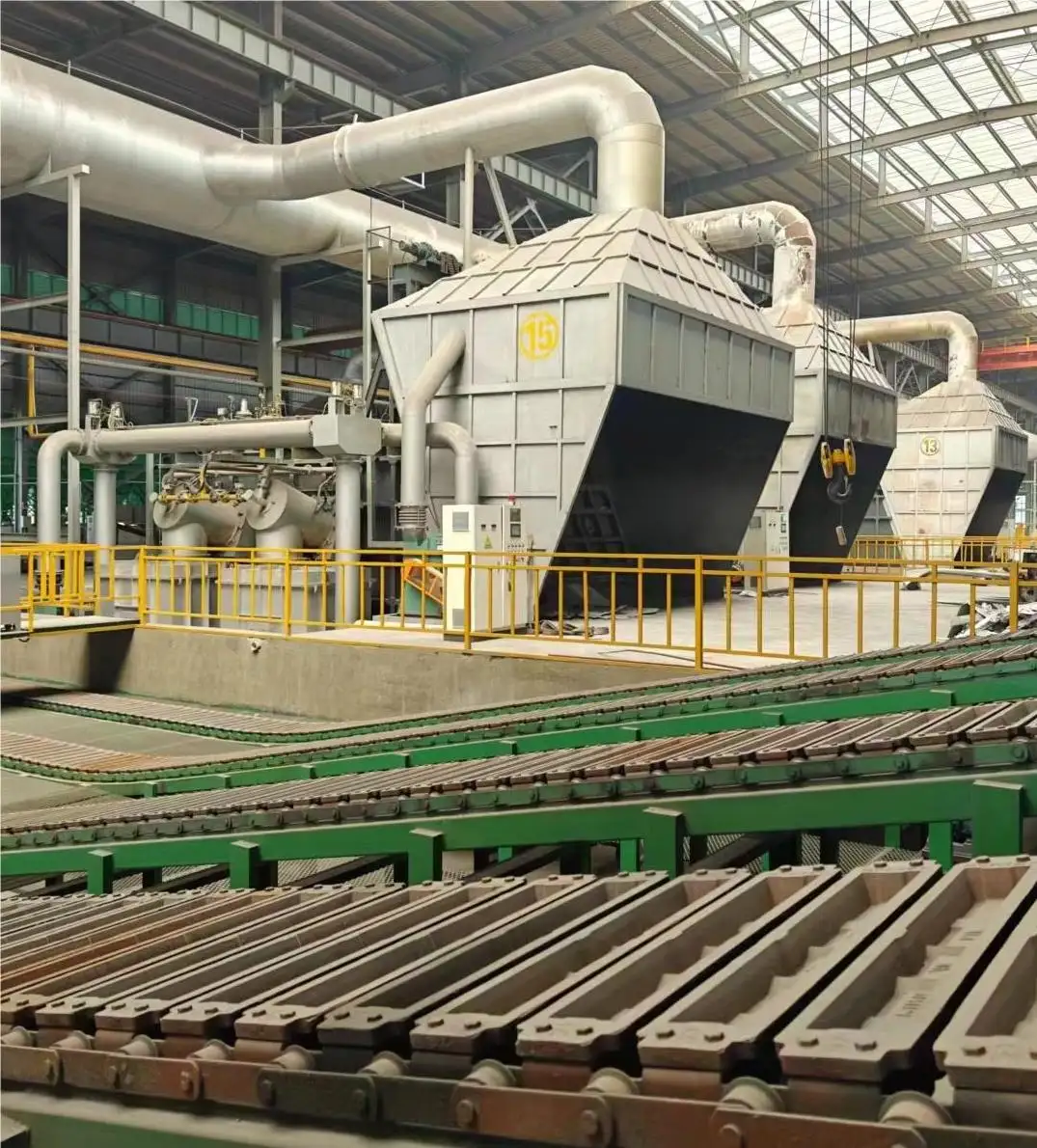 Waste scrap aluminum melting furnace automatic ingot conveyor continuous aluminum ingot production line casting machine