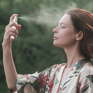 Marque privée Eau essentielle Brume visage 32oz Spray rafraîchissant et hydratant pour la revitalisation de la peau Fabriqué aux États-Unis Marque blanche - Product Image 4