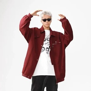 แจ็กเก็ตบอมเบอร์วินเทจสำหรับผู้ชายทรงหลวมสีแดงใช้งานได้อเนกประสงค์เครื่องแบบเบสบอล - Product Image 3