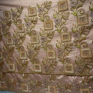 Robe somalienne Dirac brodée en gros pour femmes, en tissu de crêpe de soie 100% biologique, techniques de tissage pour les mariages, vêtements de nuit - Product Image 1