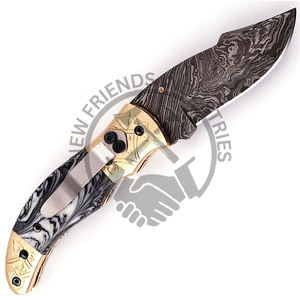 Cuchillo plegable hecho a mano de acero de Damasco con mango de madera Premium para caza OEM personalizable - Product Image 3