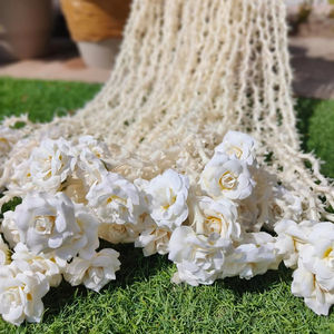 Rajnigandha (tuberosa) y guirnaldas de flores rosas para bodas indias Haldi Mehndi escenario telones de fondo Festival Diwali y decoración de fiesta Eid - Product Image 1