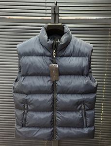 Gilet matelassé décontracté grande taille pour hommes, confortable et élégant, avec rembourrage en nylon et col à capuche pour la saison hivernale - Product Image 3