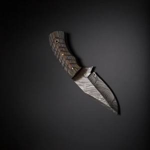 Couteaux d'extérieur à lame en acier damas personnalisables avec manche en bois pour Skinner Hunting & DIY Camping Handmade Support. - Product Image 2