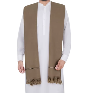 Châle doux pour hommes arabes traditionnels brun olive pour l'hiver avec des détails de conception subtils Bisht culturel inspiré par Thobe - Product Image 6