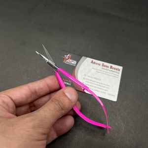 Pince à sourcils rose vif avec logo personnalisé pointes pointues inclinées en acier durable pour ciseaux à ressort pour sourcils et cils - Product Image 4