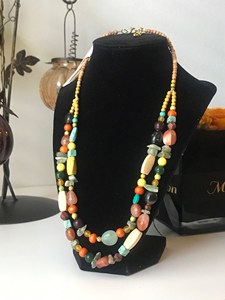 Collier en résine bohème avec perles de pierres naturelles, bijoux superposés multicolores en pierres précieuses, pièce maîtresse unisexe tendance pour femme - Product Image 2