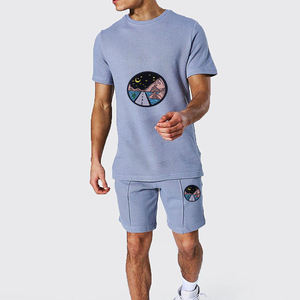 Meilleures ventes Ensemble d'été décontracté pour hommes avec logo personnalisé Produit très demandé Ensemble d'été pour hommes en vente - Product Image 1