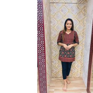 Ropa de oficina para mujer, lo último en camisetas de algodón con estampado de rayón, blusas de decoración con botones largos, camisas, Top corto de algodón estampado para jeans 2025 - Product Image 4