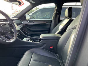 Jeep Grand Cherokee Overland 2024 Usado en Excelentes Condiciones - Product Image 4