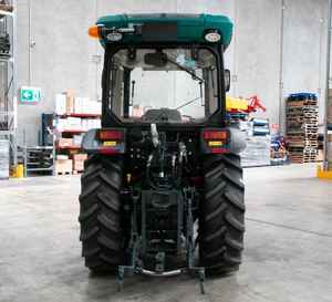 Tracteur agricole LOVOL F4100 100 CV 4x4 avec cabine, diesel, robuste, très vendu - Product Image 5