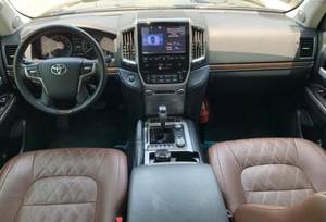 Toyota Land Cruiser VXR SUV 2018, Turbo 4.1-6L, Automático, Asientos de Cuero, Techo Solar, Cámara Trasera de 360°, 25001-50000 Millas, En Venta - Product Image 4