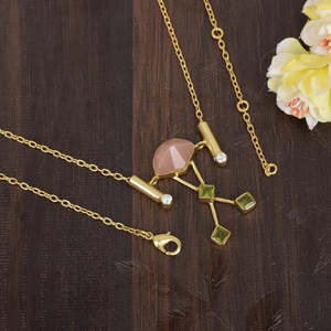 Deslumbrante collar gargantilla fina de múltiples piedras preciosas Latón chapado en oro con piedras brillantes - Product Image 2