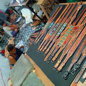 Collier de chien en cuir de vache perlé personnalisé durable avec outillage à la main et sculpture fabricant de gros sur mesure - Product Image 2