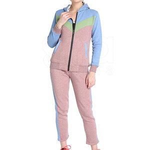 Trajes de chándal de mujer superventas en línea MOQ bajo Slim Fit mejor conjunto de chándal de mujer de moda - Product Image 1