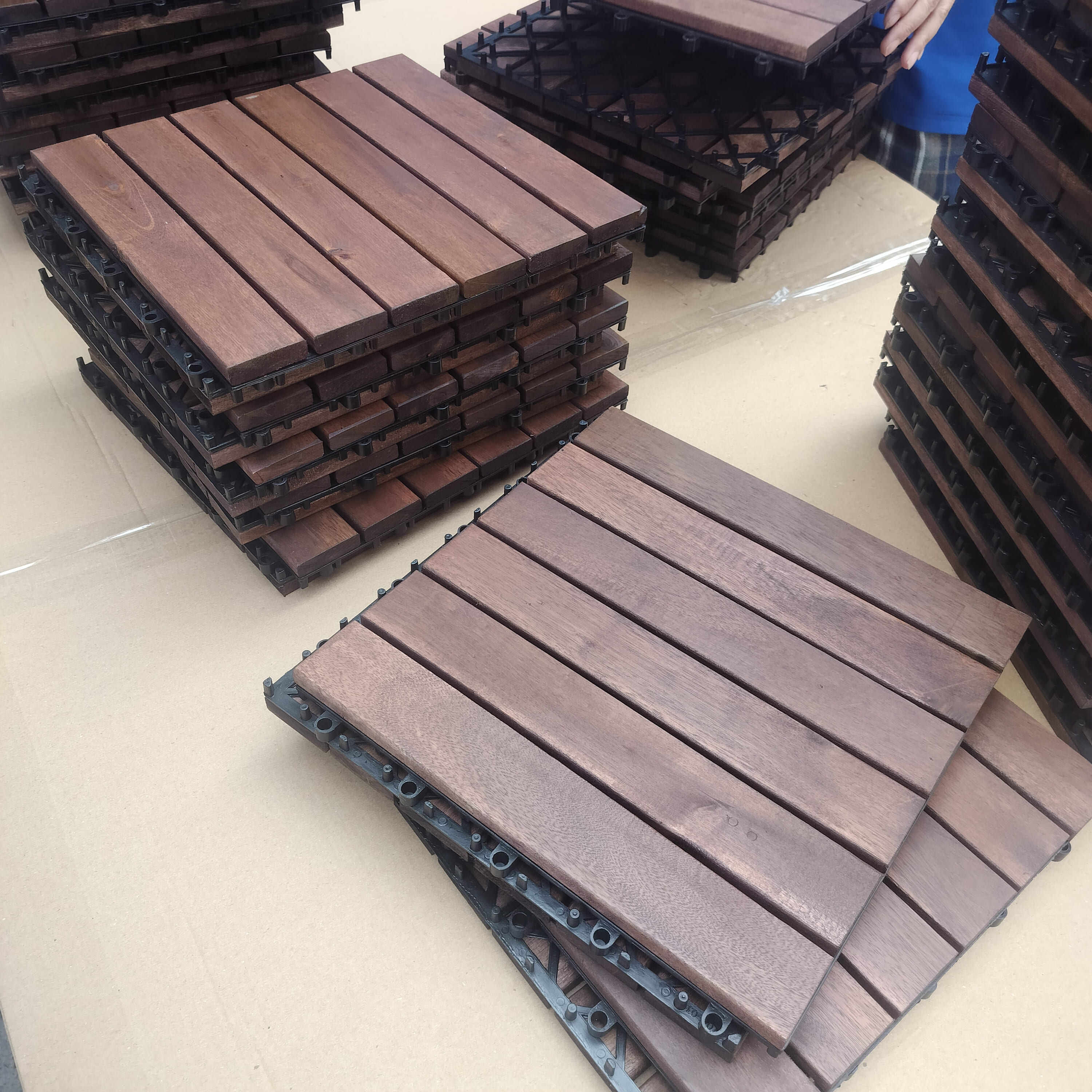 สีน้ำตาล