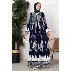 Vestido Hijab de viscosa de ajuste cómodo medio abotonado Azul Marino - Product Image 5