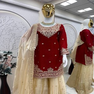 Conjunto de Top y Sharara de Diseño VASTRA COTTAGE para Fiestas, con Dupatta, Satén Fandy, Completamente Cosido, Elegante Traje Étnico Festivo para Bodas - Product Image 5