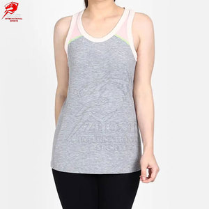 Camiseta deportiva transpirable y ligera para mujer, ideal para entrenamiento y actividades al aire libre, en oferta online. - Product Image 4