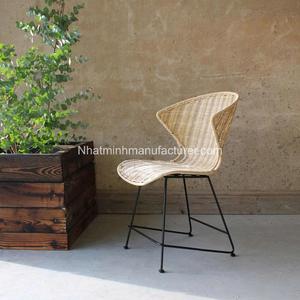 เก้าอี้รับประทานอาหารหวายธรรมชาติทอรอบโครงเหล็กขาเหล็กเคลือบด้วยผงติดตั้งเท้าป้องกันรอยขีดข่วน - Product Image 3