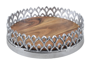 ถาดเสิร์ฟไม้ทรงกลมขอบโลหะสีเงินฉลุลาย - Product Image 2