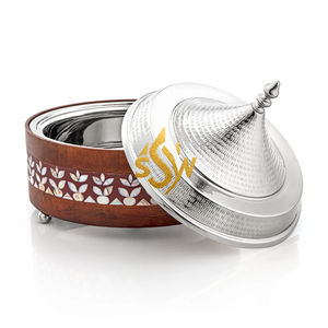 Plat de service alimentaire avec calligraphie arabe, couvercle argenté, design martelé, pot en bois, chauffe-plat rond de luxe - Product Image 2