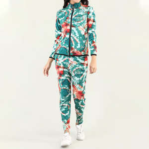 Chándal con Capucha para Mujer, Diseño Personalizado, Ropa de Entrenamiento, Marca OEM, Trajes Deportivos Sublimados, Hecho en Pakistán - Product Image 1