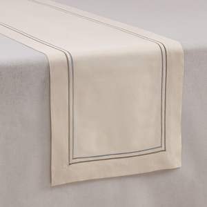 Caminos de mesa de lino tejidos a mano con fino bordado, elaborados para presentaciones de mesa de comedor refinadas en hogares de lujo. - Product Image 2