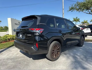 Auténtico 2025 Subaru "Forester Hybrid Sport Suv Car disponible para la venta Producto automotriz - Product Image 2