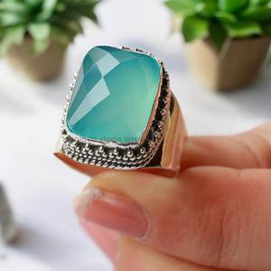 Bague fine en argent sterling 925 de créateur, faite à la main, avec incrustation de chalcédoine aqua naturelle à facettes, style bohème pour femme - Product Image 1