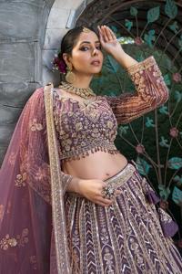 Mới Nhất Rượu Vang Colour <span class=keywords><strong>Net</strong></span> <span class=keywords><strong>Lehenga</strong></span> Với Tay Zari Hạt Và Kim Cương Làm Việc Thanh Lịch Thiết Kế Mặc Cho Đám Cưới Nhà Cung Cấp Từ Ấn Độ - Product Image 3