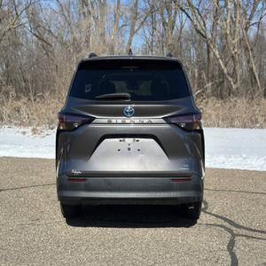 EXCELLENT ÉTAT Toyota Sienna XLE 8 places 2023 - Product Image 3