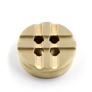 Cenicero de Metal Bien Hecho que Ofrece Resistencia al Calor Confiable, Increíble Pulido Dorado, Fantásticos Ceniceros Metálicos de ARTISTIQUE - Product Image 1