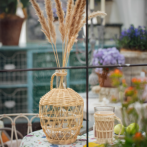 Vase à fleurs en verre de rotin de charme rustique créatif avec une couche de rotin tissé pour la pièce maîtresse de mariage Vases en verre clair modernes - Product Image 3