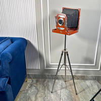 Appareil photo à soufflet en bois vintage sur trépied décor de photographie rétro et cadeau personnalisé pour studio à domicile ou collectionneur