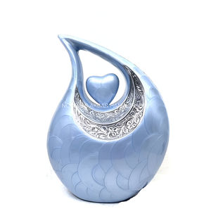 Urne en forme de larme de perles bleu clair avec conception de coeur pour cendres humaines Fournisseur d'urne funéraire commémorative pour adultes - Product Image 4