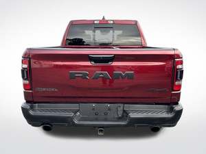 Rouge utilisé 2024 RAM 1500 Rebel Crew Cab 4WD avec sièges en cuir Power Package Système de navigation Commodité Package Road Package - Product Image 4