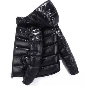 Veste d'hiver pour hommes personnalisée du fabricant de vêtements pakistanais Veste matelassée à capuche brillante Nouveau style Offre Spéciale OEM - Product Image 2