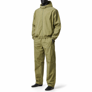 Conjunto Deportivo Cortavientos con Capucha Color Caqui para Hombre, Traje Deportivo Ligero de Nailon Impermeable, Chaqueta con Cremallera Completa y Pantalones, Logotipo Personalizado OEM ODM - Product Image 3