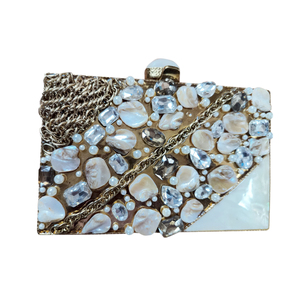 Embrayages de soirée de beauté radiante opulente fabriqués à la main avec des pierres de cristal et des détails de vadrouille en laiton sophistication intemporelle - Product Image 4