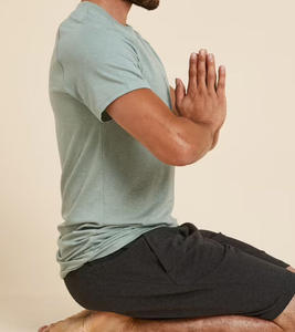 T-shirt oversize pour homme en coton biologique 100% respirant, style ample, tissu tricoté 180 grammes, motif uni, teinture unie, décontracté - Product Image 4