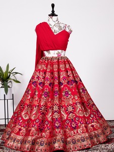 Meilleure qualité dames en soie Lehnga Choli avec dupata pour mariage au prix de gros de l'inde - Product Image 3
