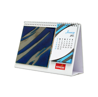 Impression de calendriers de bureau à couverture souple personnalisés, impression offset, plastification brillante personnalisée pour cadeaux d'entreprise, campagnes marketing, livres