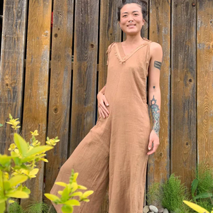 Mokka algodón crepé mono largo Casual Onsie Durangee tanque con cintura alta transpirable y correas ajustables para salir - Product Image 1