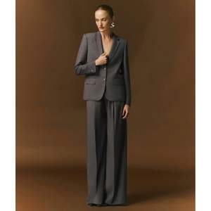 Pantalons Velora Best Seller pour Femmes, Pantalons Élégants à Taille Haute et Jambes Larges avec Fonction Antistatique, Services ODM du Vietnam - Product Image 1