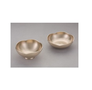 Bol à chocolat en métal unique avec finition en laiton antique parfait pour les fêtes à thème royal et les événements traditionnels - Product Image 4